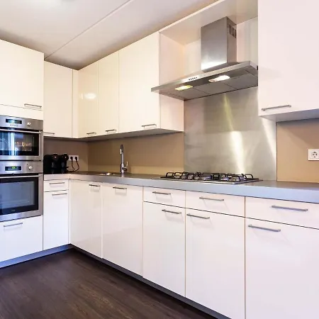 Villa Luxurious With Dishwasher, In The Nature Of De Veluwe Ede